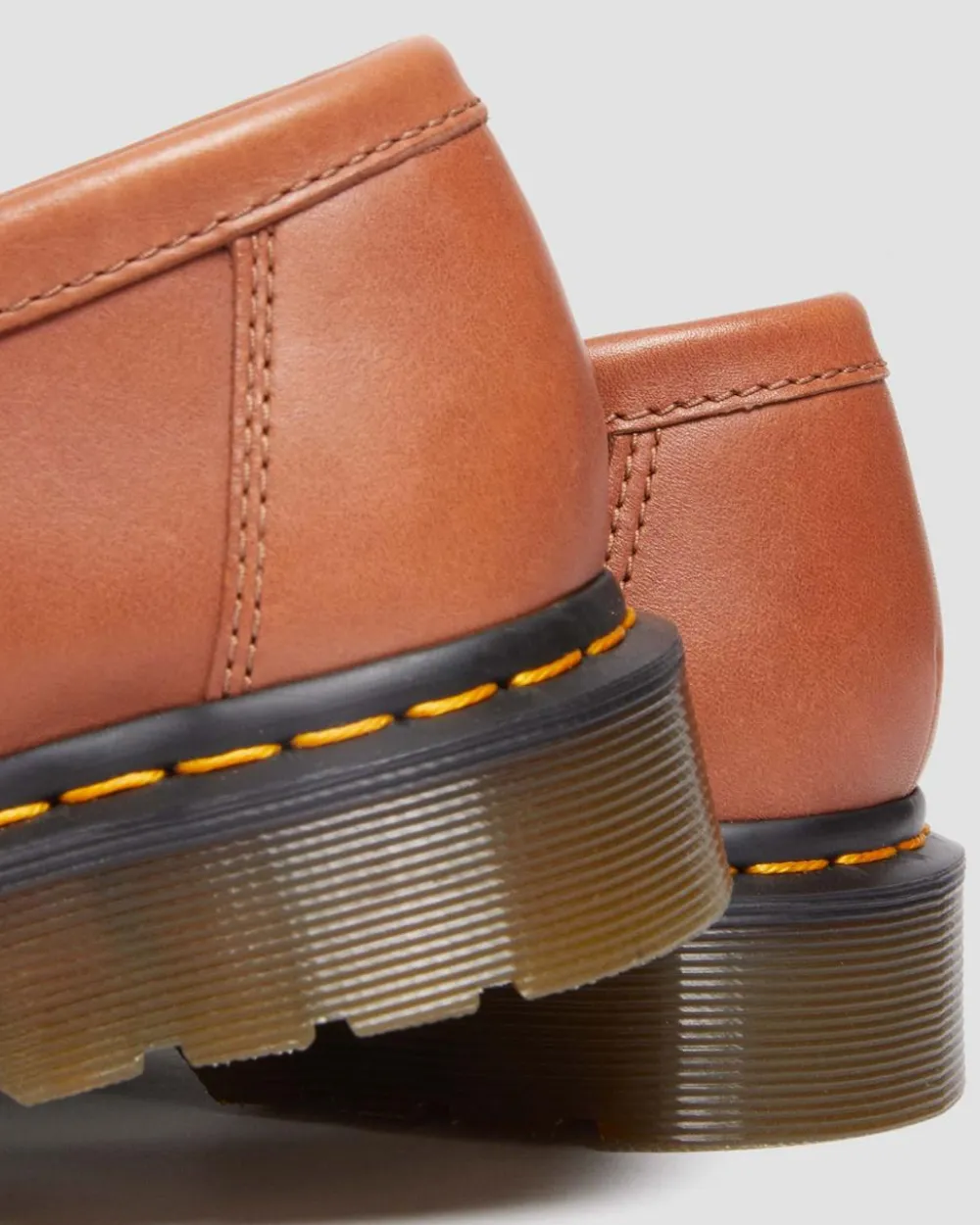 Adrian Carrara Leather Tassel -Loaferit*Dr. Martens Outlet