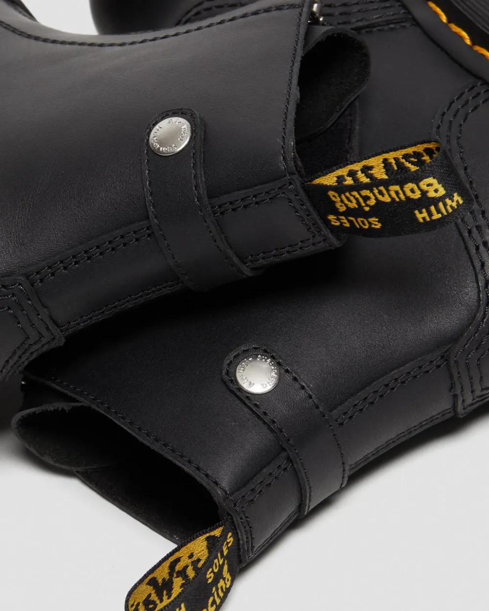 Jetta Platform -Maiharit*Dr. Martens Online
