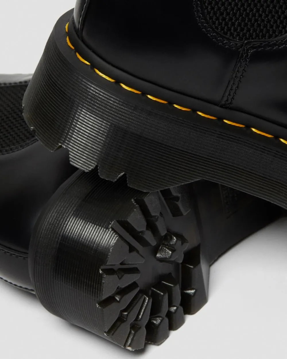 Nahkaiset 2976 Quad Smooth Platform Chelsea -Bootsit*Dr. Martens Discount