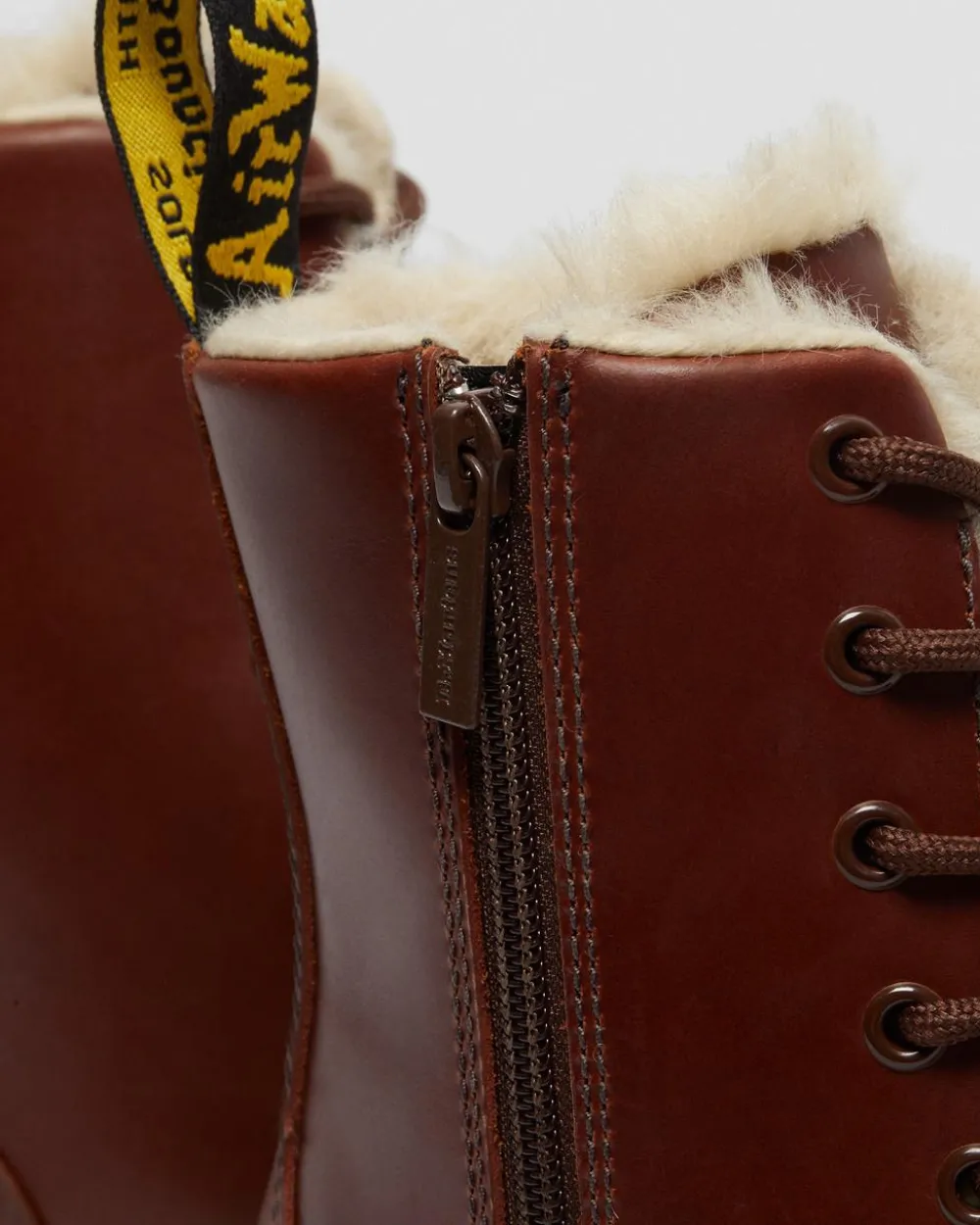 Tekoturkisvuoratut Jadon -Platformit*Dr. Martens Flash Sale