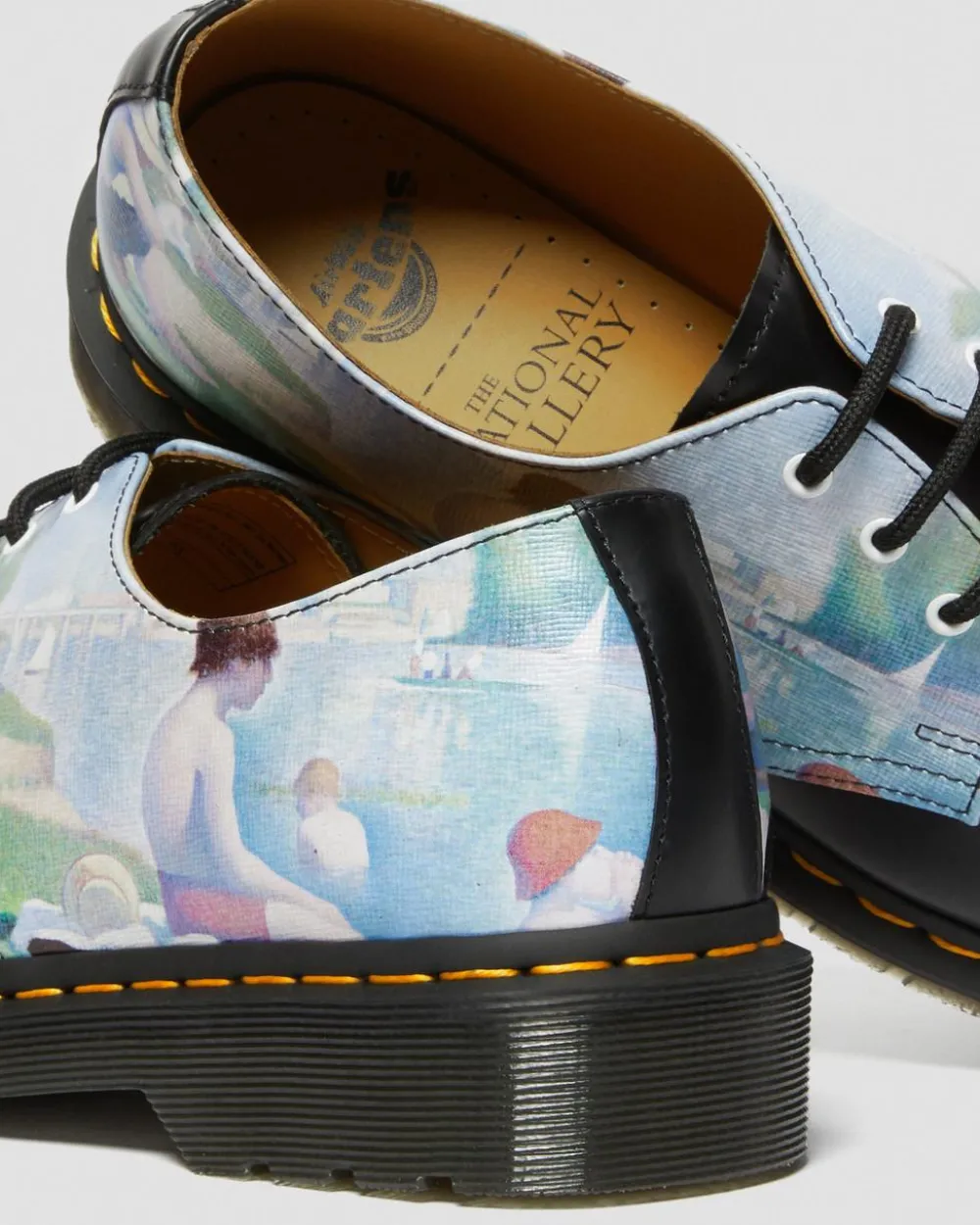 The National Gallery 1461 Bathers -Kengät*Dr. Martens Best